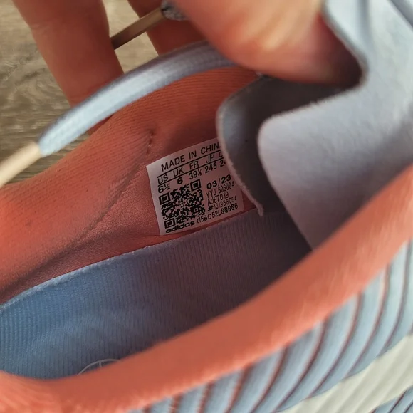 ADIDAS The Road Shoe 2.0 Size W: 7.5 M: 6.5 Unisex - Picture 8 of 16